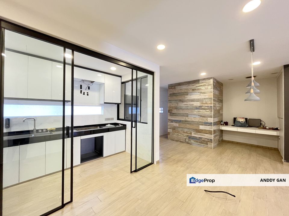 End Lot | Fully Renovated | Partially Furnished, Selangor, Telok Panglima Garang