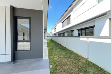 Freesia Residences @ Tropicana Aman