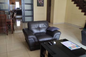 Jalan Kemuning Bayu 33/30A