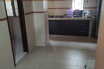 Jalan Kemuning Bayu 33/30A