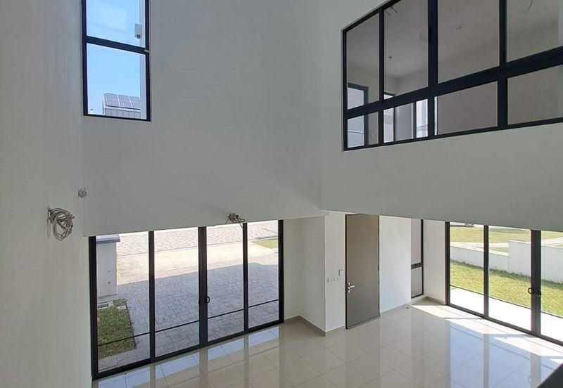 Lucent Residence @ twentyfive.7