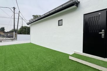 Taman Tepi Sungai ( Taman Teluk Pulai Indah )