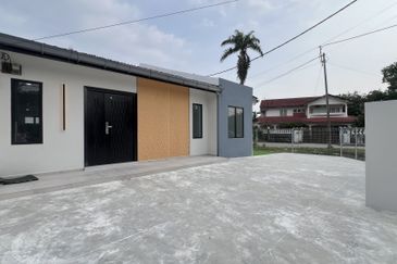 Taman Tepi Sungai ( Taman Teluk Pulai Indah )