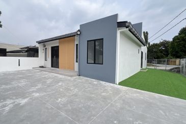 Taman Tepi Sungai ( Taman Teluk Pulai Indah )