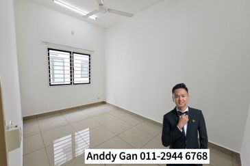 Crista (Erythrina Series), Setia Alam