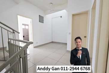 Crista (Erythrina Series), Setia Alam