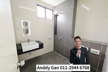 Crista (Erythrina Series), Setia Alam