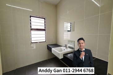 Crista (Erythrina Series), Setia Alam