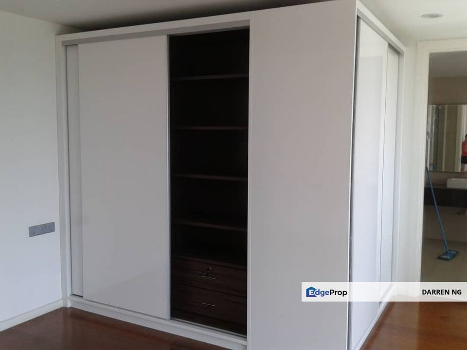 I have more than 12 units for sale at the glades. specialist here. pm info, Selangor, Putra Heights