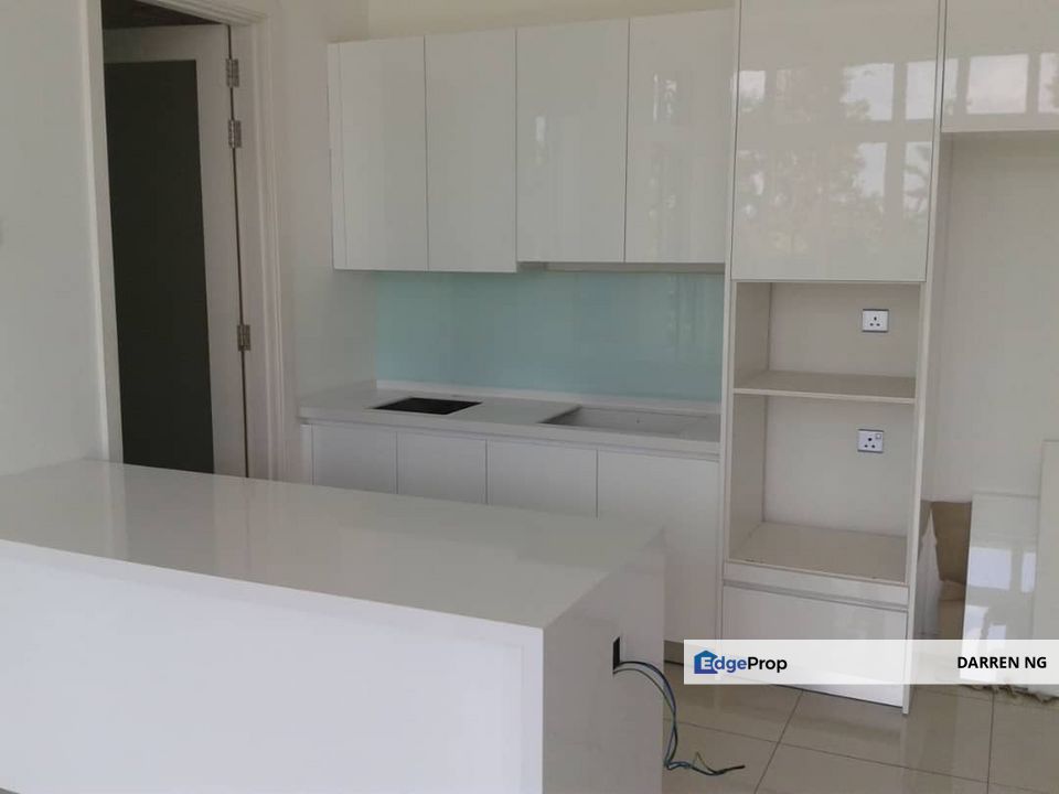 I have more than 12 units for sale at the glades. specialist here. pm info, Selangor, Putra Heights