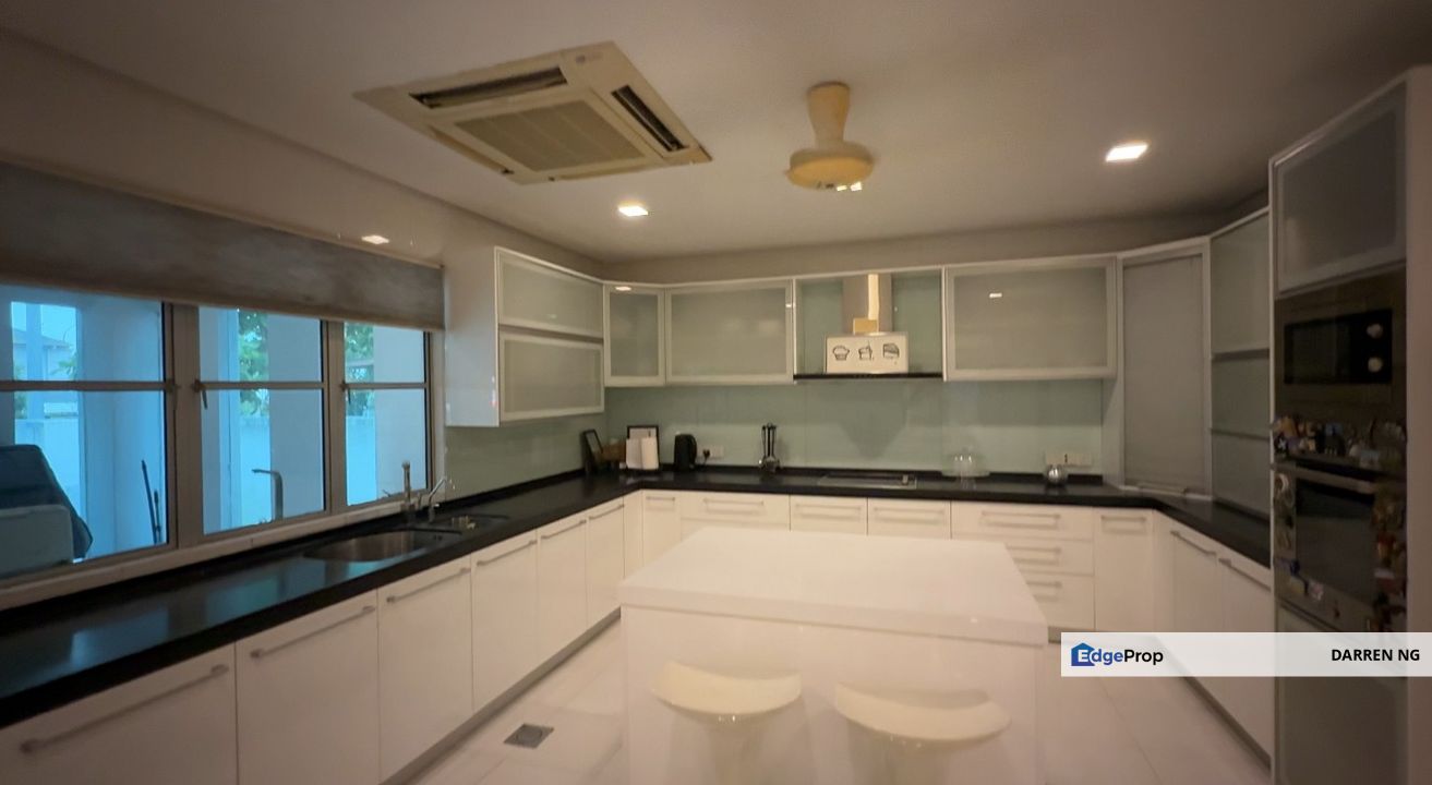 Swipe right for video. Renovated and refurbished, Selangor, USJ