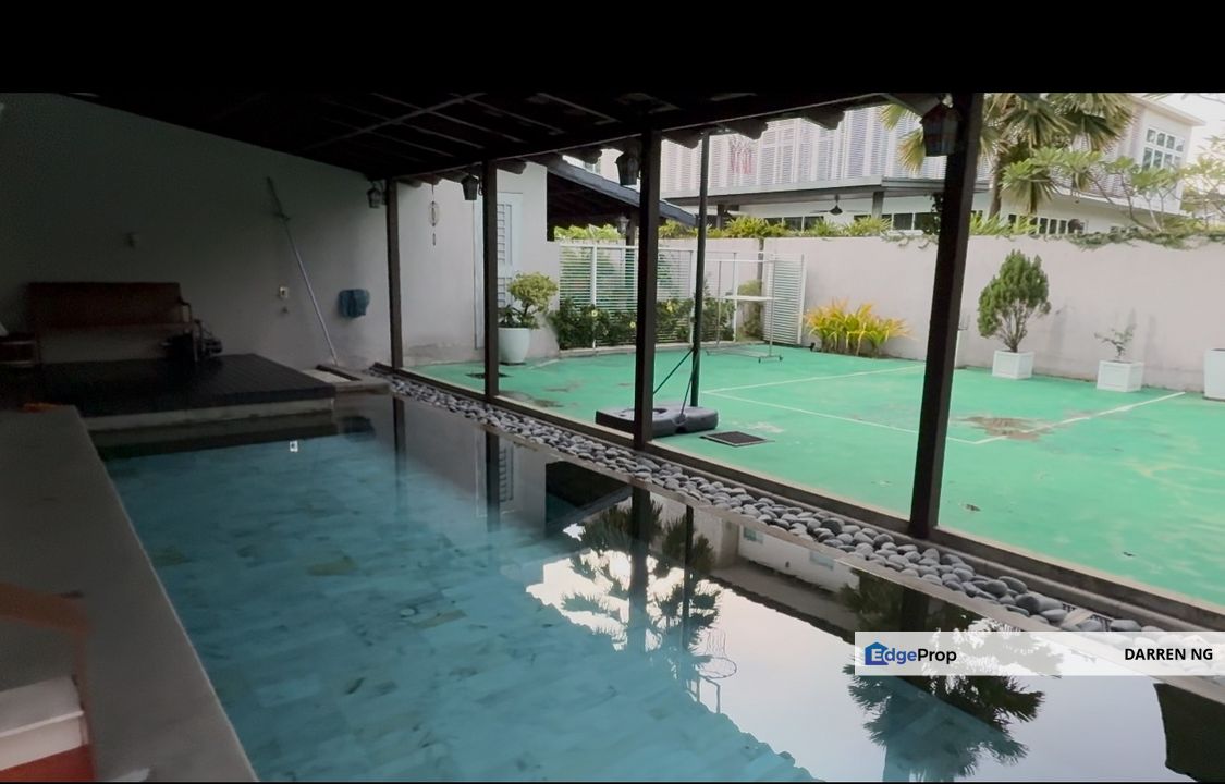 I have more than 12 units for sale at the glades. specialist here. pm info, Selangor, Putra Heights