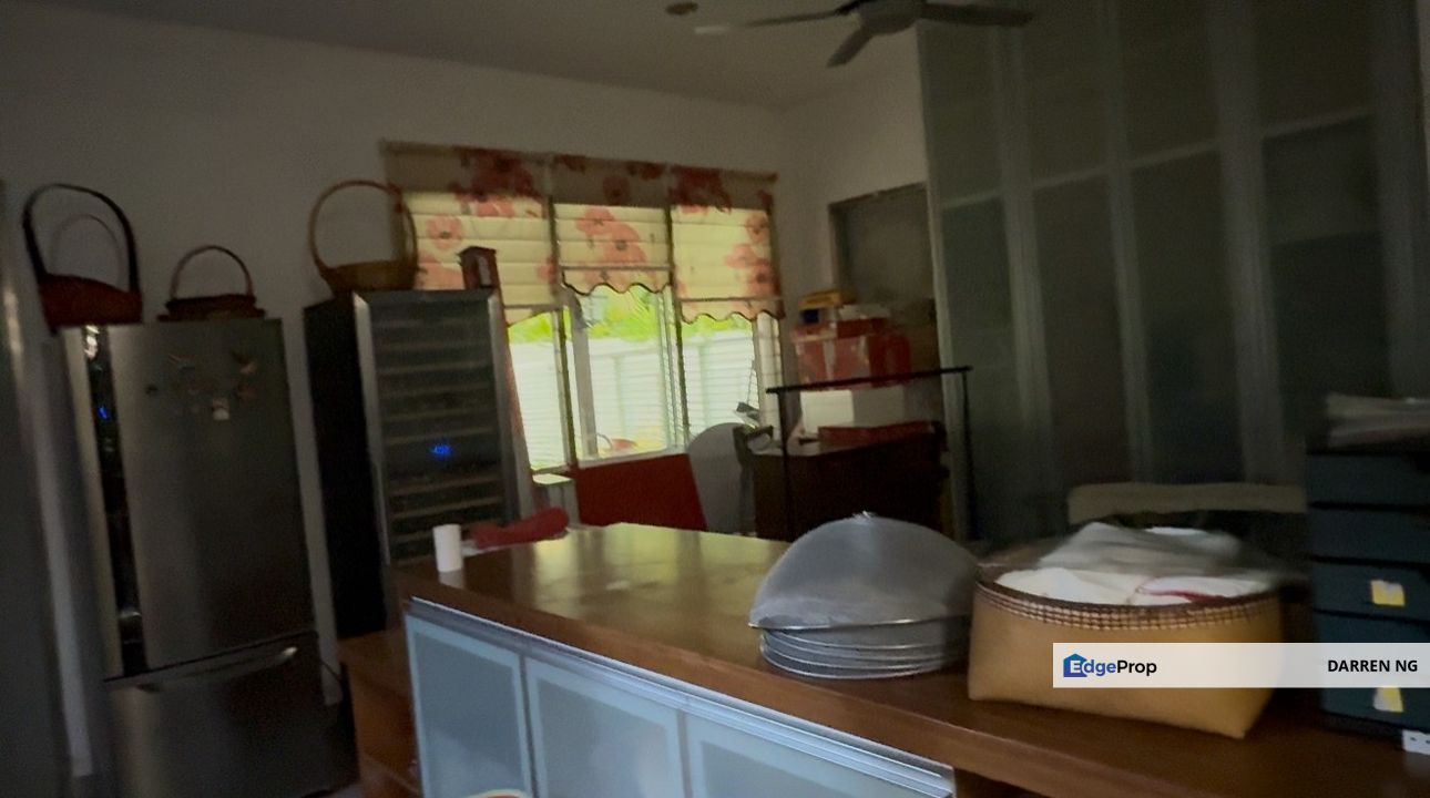 I have more than 12 units for sale at the glades. specialist here. pm info, Selangor, Putra Heights