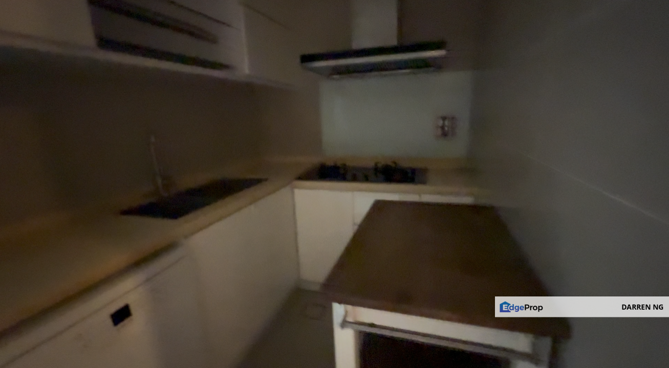 I have more than 12 units for sale at the glades. specialist here. pm info., Selangor, Putra Heights