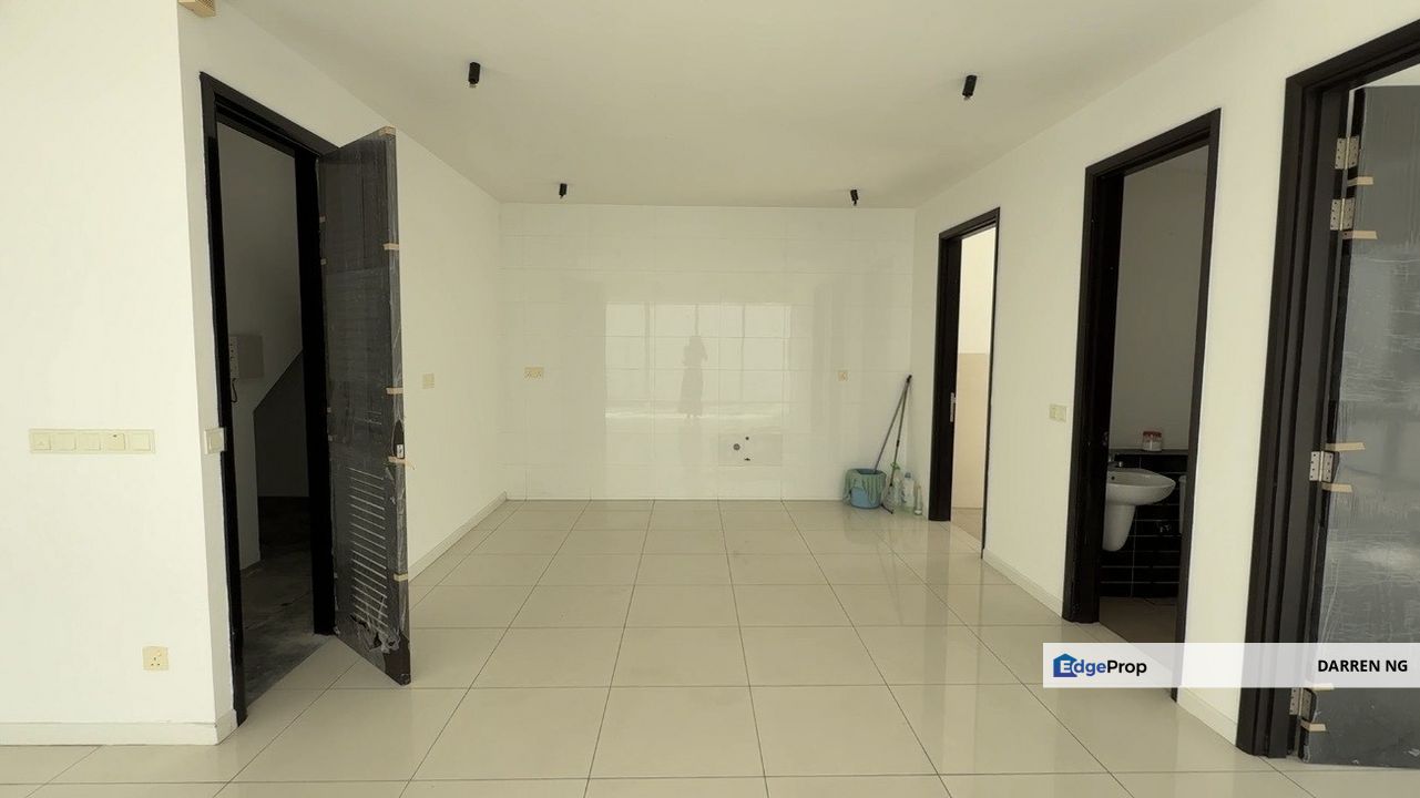 i have more than 11 units for sale at laman granview. specialist here. pm, Selangor, Puchong South