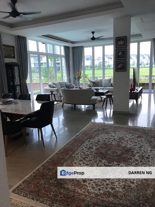 I have more than 5 units for sale at the glades. specialist here. pm info., Selangor, Putra Heights