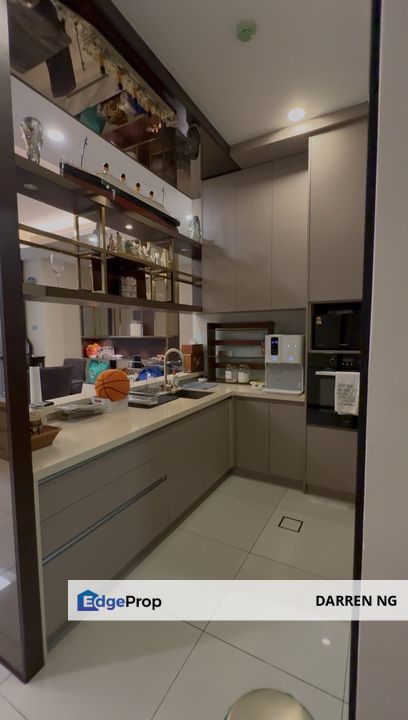 I have more than 12 units for sale at the glades. specialist here. pm info, Selangor, Putra Heights