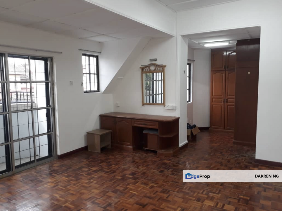 I have more than 4 units for sale at usj 5. specialist here. pm info., Selangor, USJ