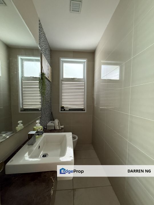 I have more than 12 units for sale at the glades. specialist here. pm info., Selangor, Putra Heights