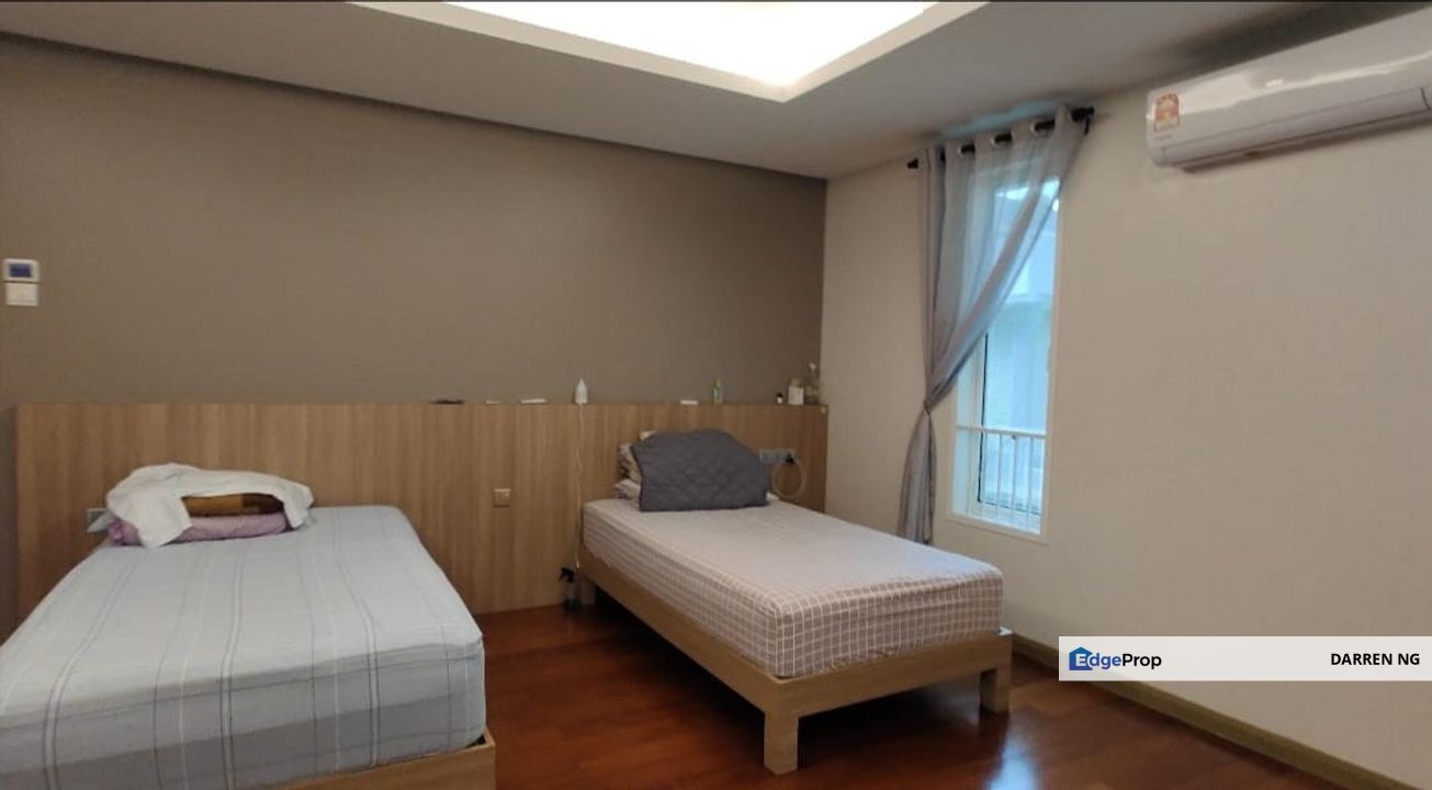 I have more than 12 units for sale at the glades. specialist here. pm info., Selangor, Putra Heights