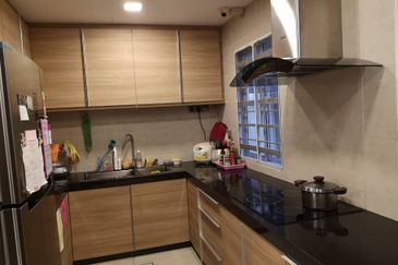 OUG, 3 Storey Semi D with Modern Design/Lift