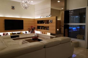 OUG, 3 Storey Semi D with Modern Design/Lift