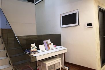 OUG, 3 Storey Semi D with Modern Design/Lift