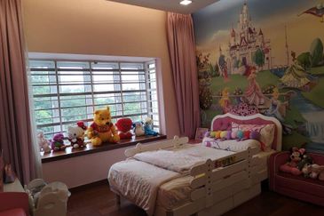 OUG, 3 Storey Semi D with Modern Design/Lift