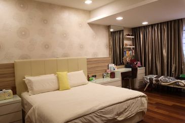 OUG, 3 Storey Semi D with Modern Design/Lift