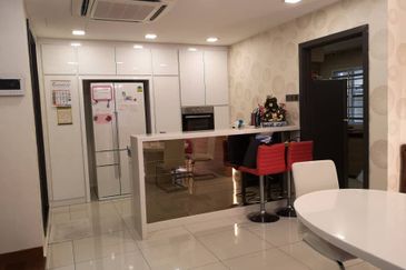 OUG, 3 Storey Semi D with Modern Design/Lift