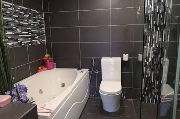 OUG, 3 Storey Semi D with Modern Design/Lift