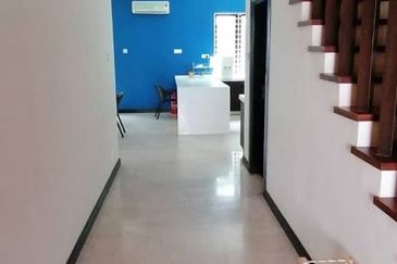 OUG, Bungalow with Swimming Pool Attached