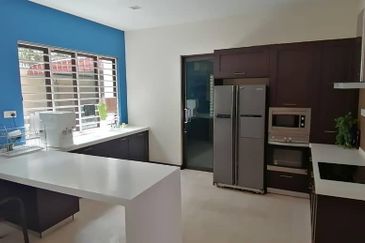 OUG, Bungalow with Swimming Pool Attached