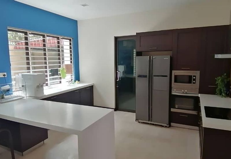 OUG, Bungalow with Swimming Pool Attached