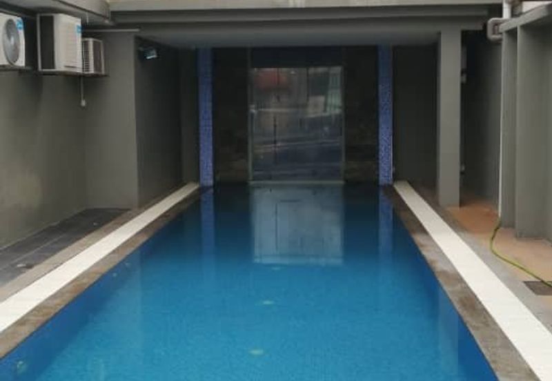 OUG, Bungalow with Swimming Pool Attached