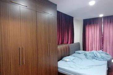 OUG, Bungalow with Swimming Pool Attached