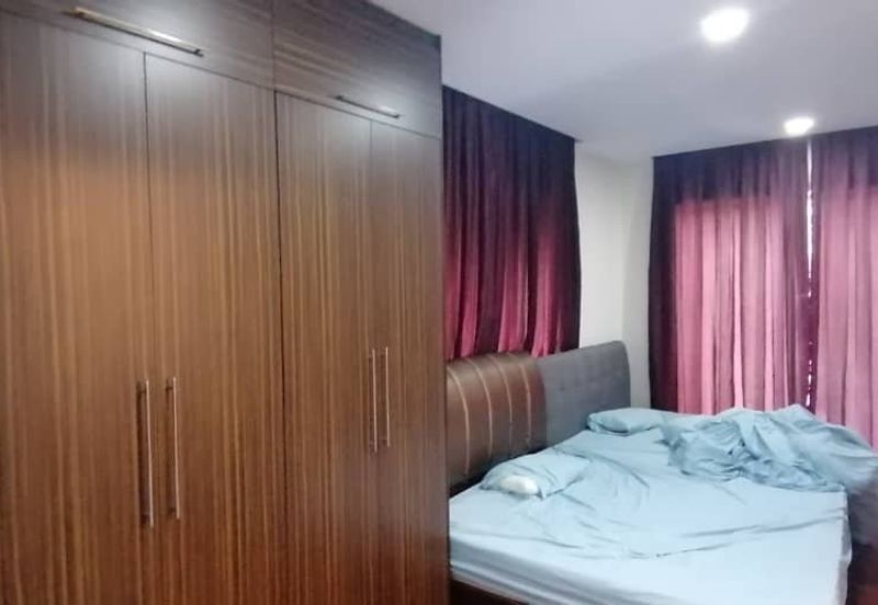 OUG, Bungalow with Swimming Pool Attached