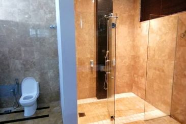 OUG, Bungalow with Swimming Pool Attached