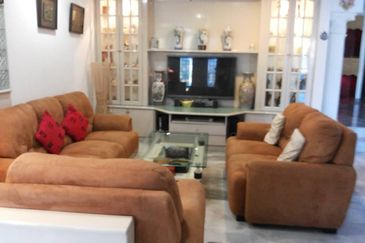 OUG, Corner Semi D with Swimming Pool for Sale