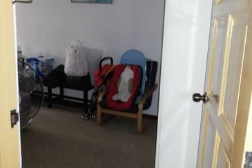 OUG, Corner Semi D with Swimming Pool for Sale