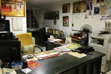 OUG, Corner Semi D with Swimming Pool for Sale