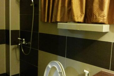 OUG, Corner Semi D with Swimming Pool for Sale