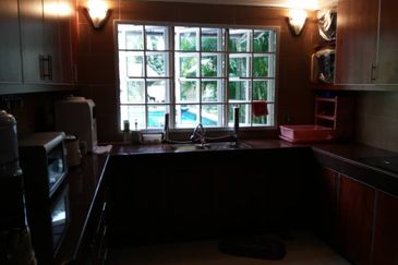 OUG, Corner Semi D with Swimming Pool for Sale