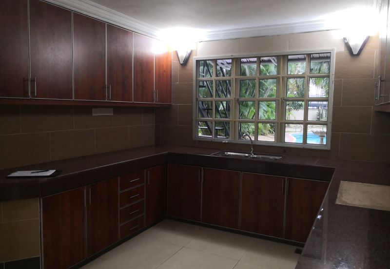 OUG, Corner Semi D with Swimming Pool for Sale
