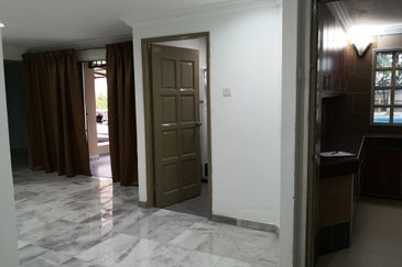 OUG, Corner Semi D with Swimming Pool for Sale