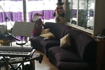 OUG, Semi D Corner for Sale