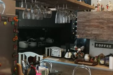 OUG, Semi D Corner for Sale