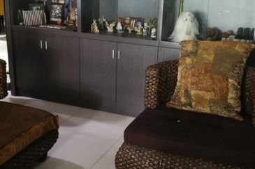 OUG, Semi D Corner for Sale