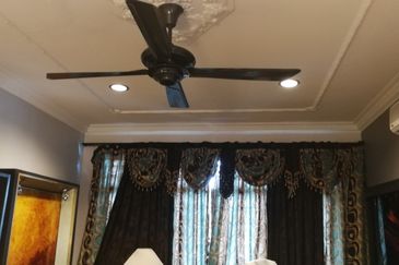 OUG, Semi D Corner for Sale