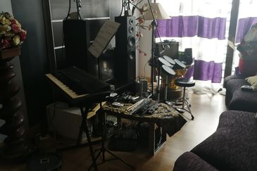 OUG, Semi D Corner for Sale